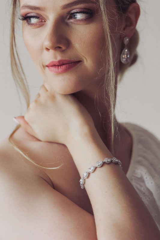 Bransoletka srebrna krysztalki slub studniowka