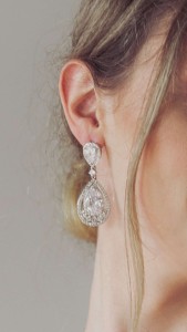 srebrne kolczyki wiszace krysztalki