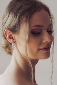 srebrne delikatne kolczyki motyw roslinny.jpg