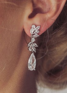 delikatne srebrne kolczyki slubne.jpg