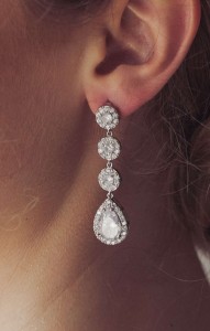 dlugie wiszace srebrne kolczyki.jpg