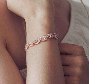 bransoletka rozowe zloto cyrkonie motyw roslinny boho.jpg
