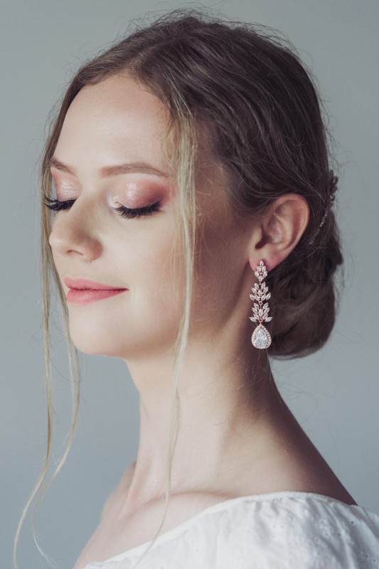 kolczyki slubne rozowe zloto motyw roslinny