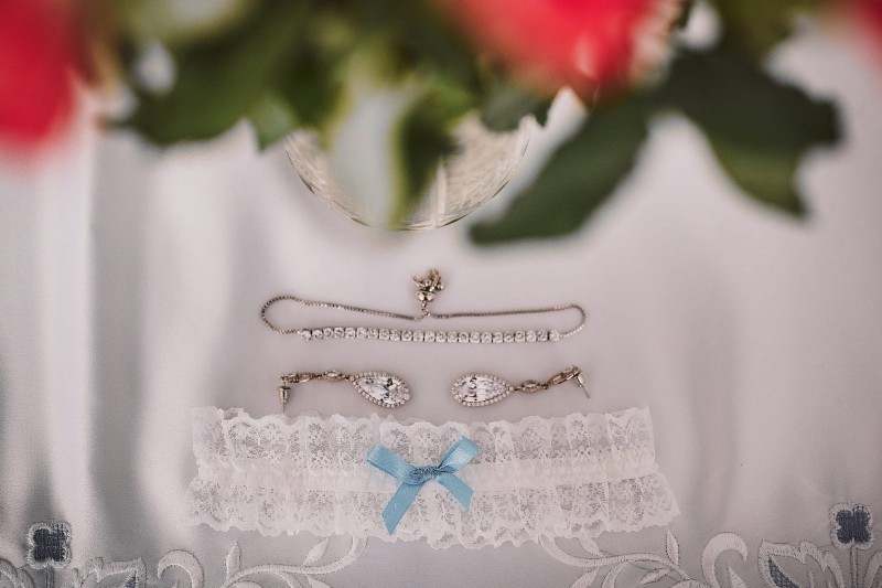 srebrna bizuteria slubna z cyrkoniami