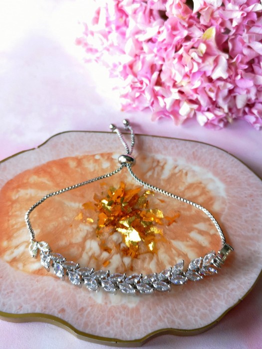 srebrna bransoletka slubna na sciagaczu cyrkonie.jpg