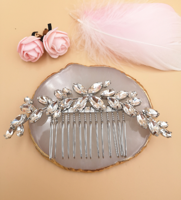 srebrny grzebyk slubny listki motyw roslinny.png