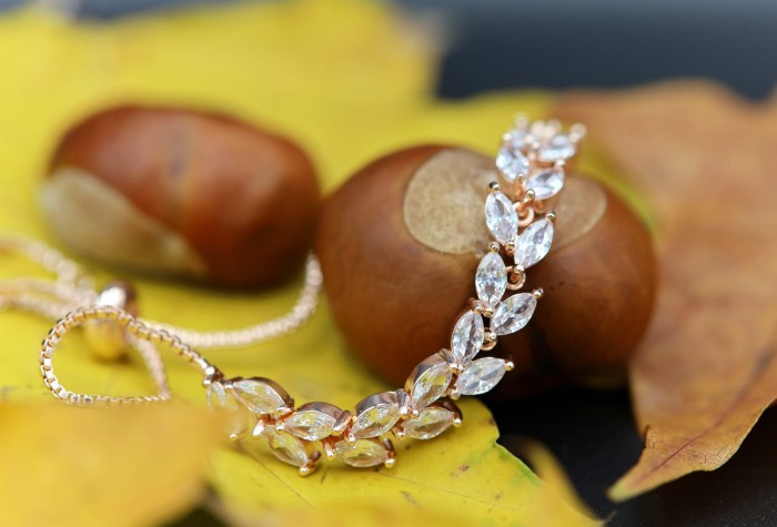 bransoletka slubna rozowe zloto motyw roslinny listki.JPG