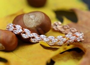 bransoletka slubna rozowe zloto cyrkonie.JPG