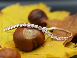 delikatna bransoletka slubna rozowe zloto krysztalki.JPG