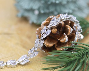 elegancka srebrna bransoletka z cyrkoniami.JPG