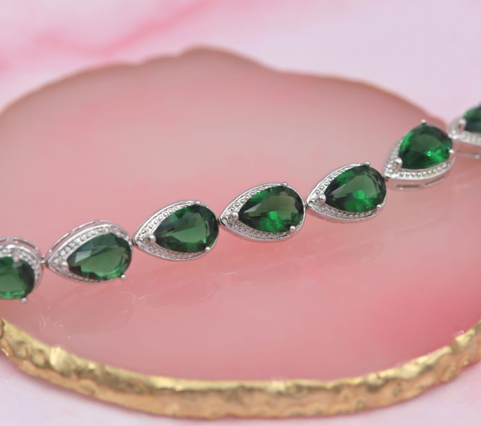 elegancka bransoletka slubna zielone cyrkonie.JPG