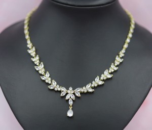 zloty naszyjnik slubny cyrkoniue.JPG