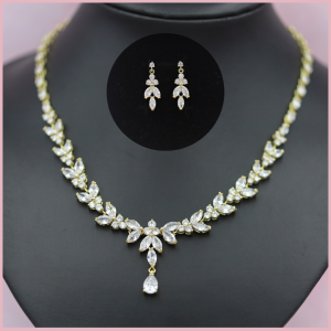 komplet zlotej bizuterii slubnej naszyjnik kolczyki motyw roslinny.png