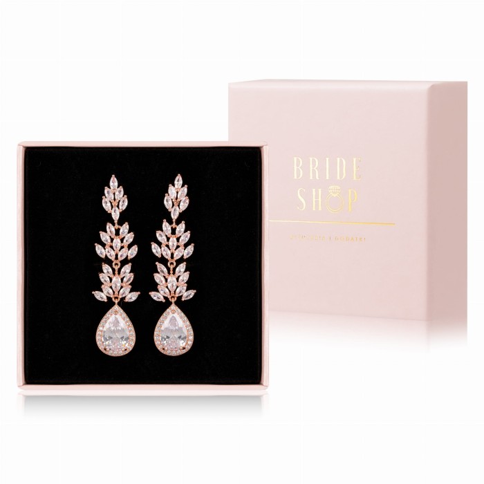 dlugie kolczyki slubne rozowe zloto motyw roslinny