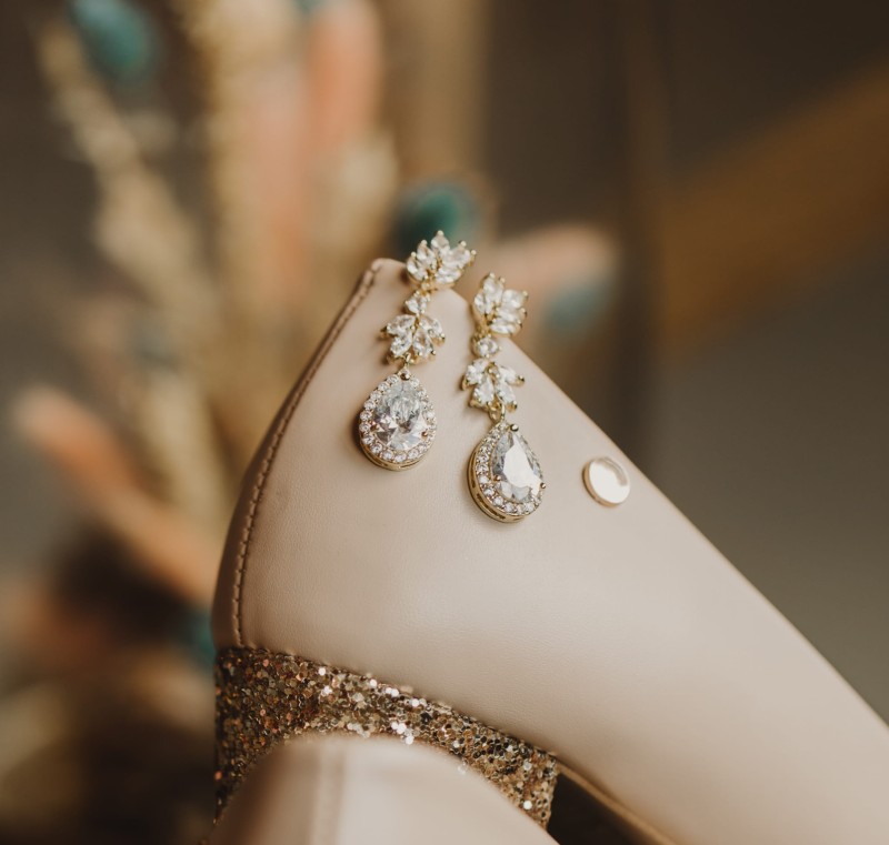 zlote kolczyki slubne cyrkonie listki.jpg