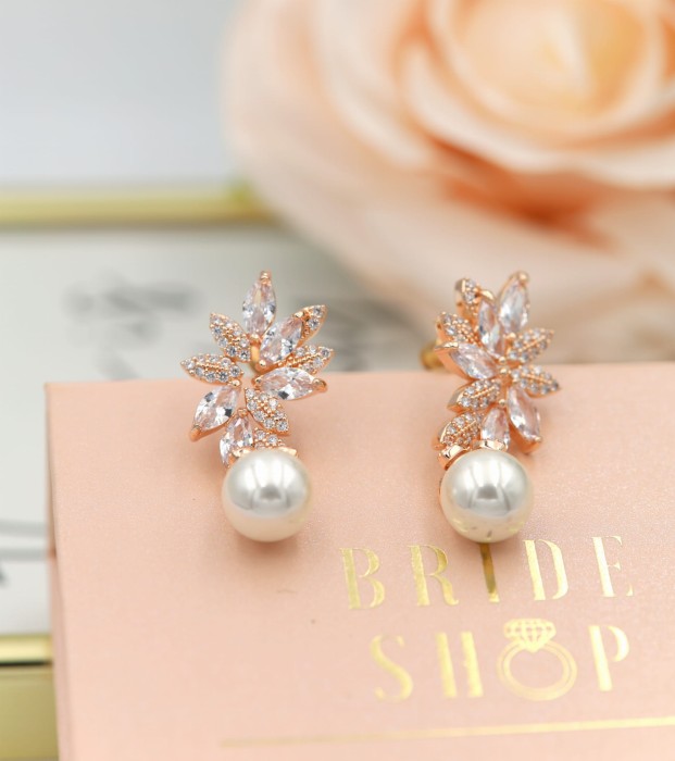 delikatne kolczyki slubne z perlami rozowe zloto.JPG