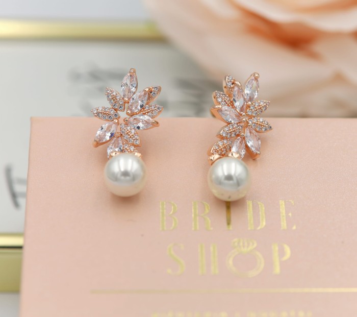 kolczyki slubne z perlami rozowe zloto.JPG