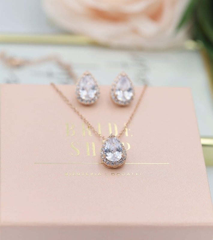 delikatna bizuteria slubna rozowe zloto.JPG