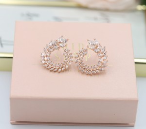 zakrecone kolczyki rozowe zloto motyw roslinny.JPG