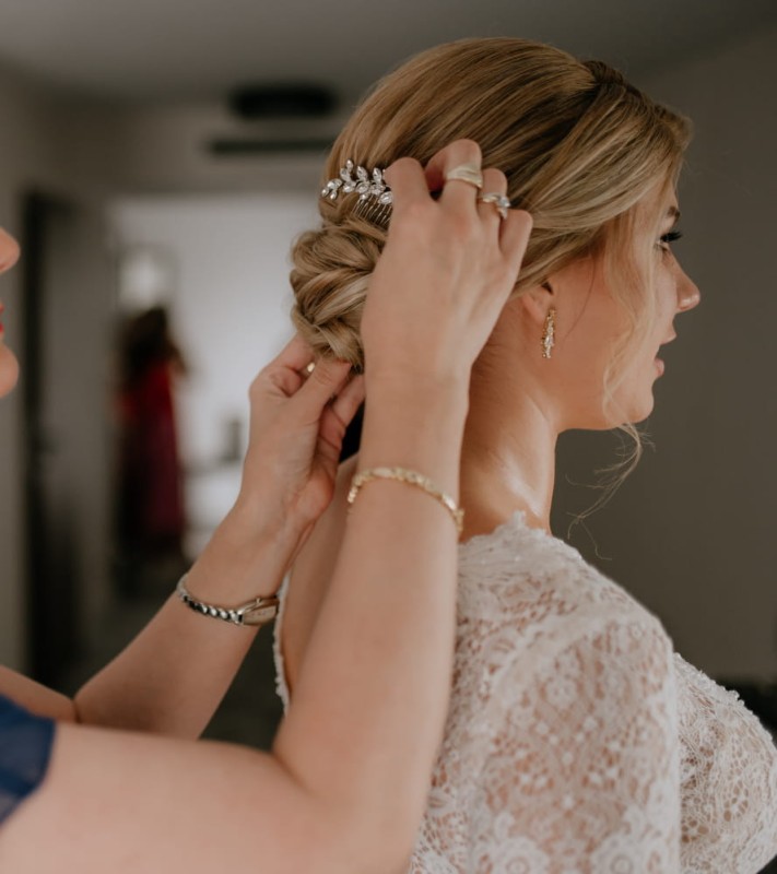 srebrny grzebyk z listkami.jpg