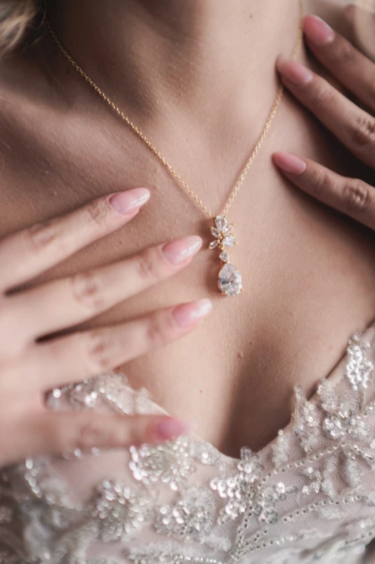 Zloty naszyjnik z cyrkoniami