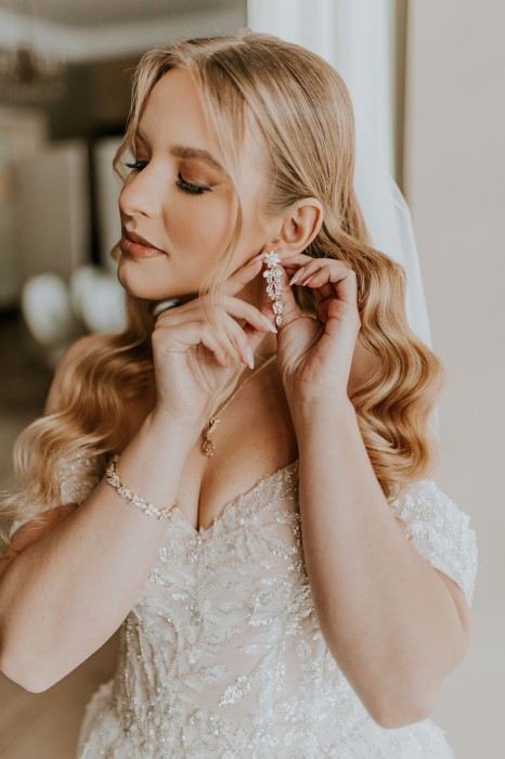 zlote kolczyki slubne listki