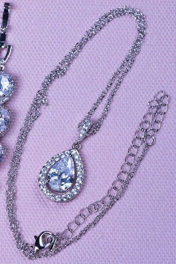 Naszyjnik srebrny krysztalki slub.jpg