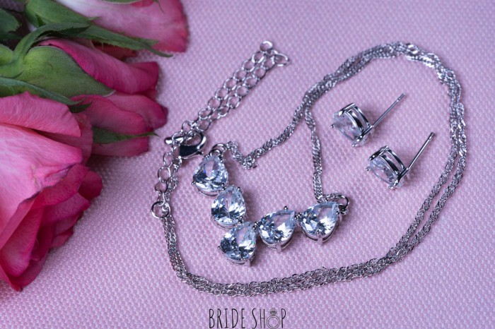 Komplet delikatnej bizuterii slubnej wieczorowej