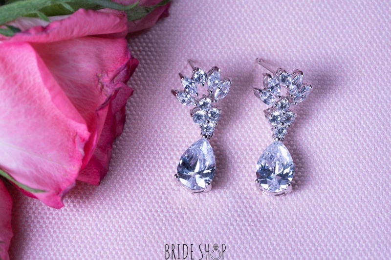 Delikatne srebrne kolczyki cyrkonie